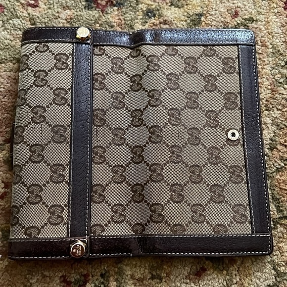 Authentic Gucci canvas wallet - Picture 6 of 8